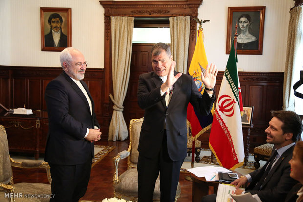 Zarif, Ecuadorian president meet (16)