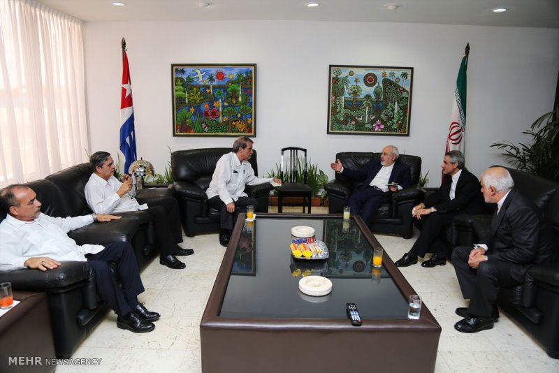 Zarif arrives in Cuba (8)